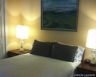 Charm Hotel โพรวินซ์ทาวน์ ภายนอก รูปภาพ